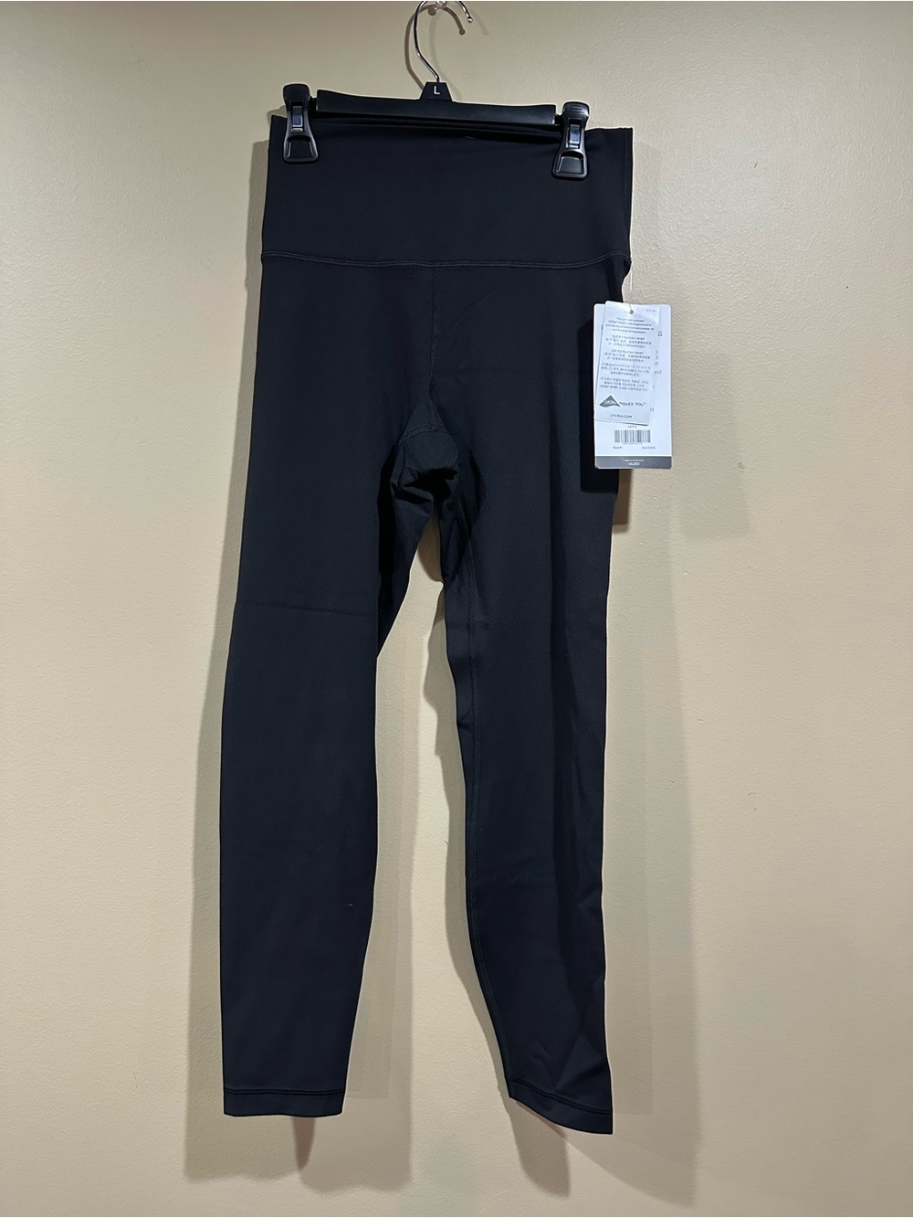 High-Waist Black Performance Leggings HeyNuts brand